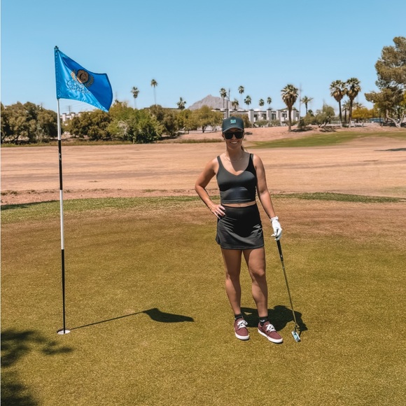 Meet your Posher, Tami ✨🩵 - Picture 3 of 5